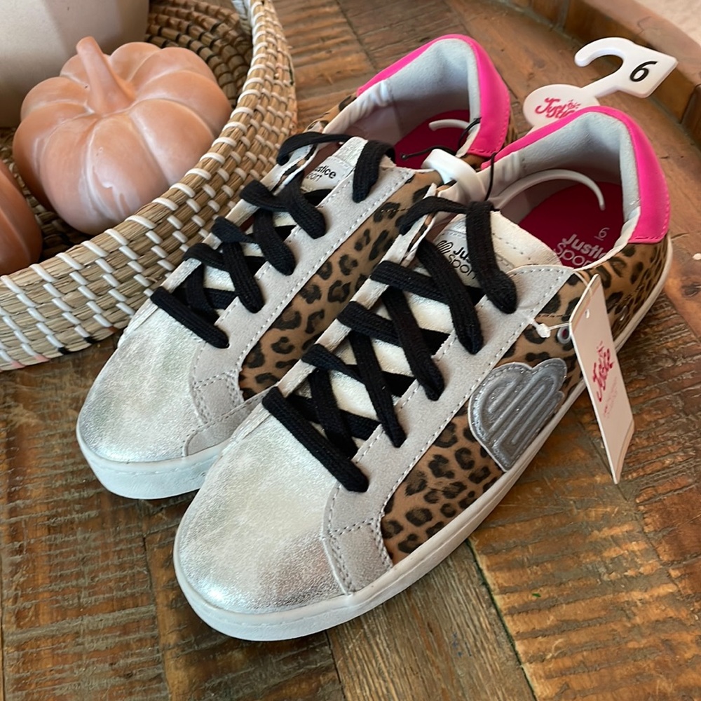 Silver , leopard, hot pink